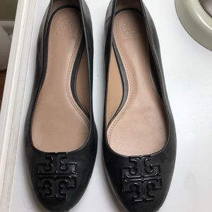 Tory Burch flats in black size 9